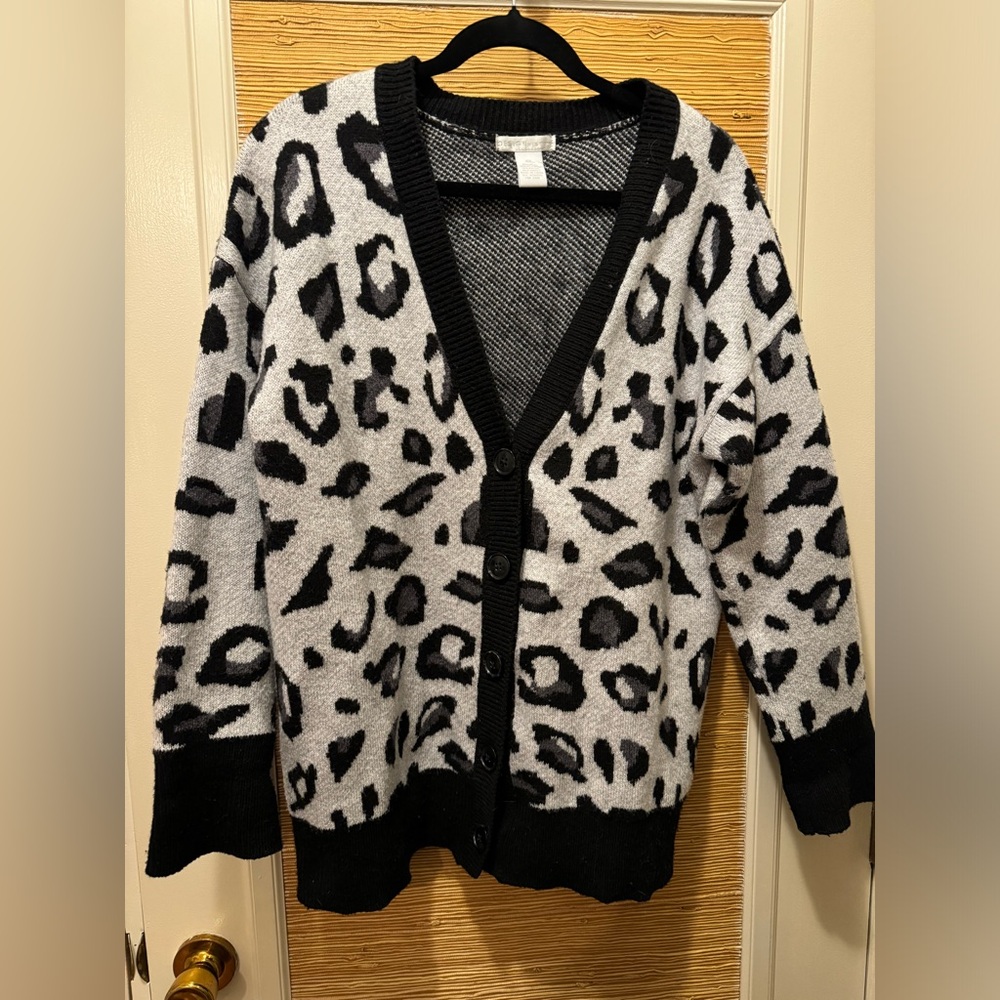 Women’s Cheetah Buttoned up Sweater